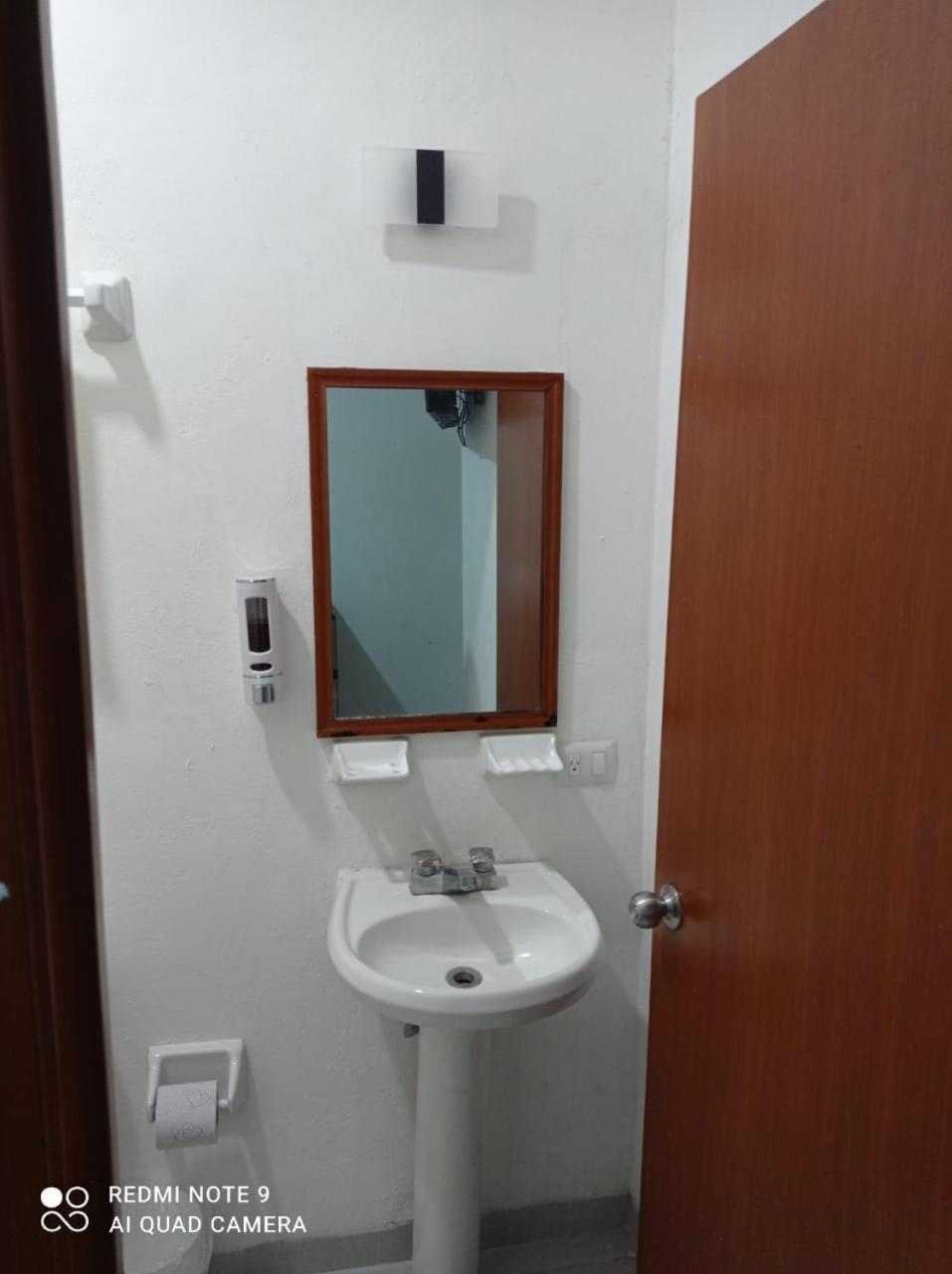 Casa De Huespedes Taino Bed & Breakfast Канкун Екстериор снимка